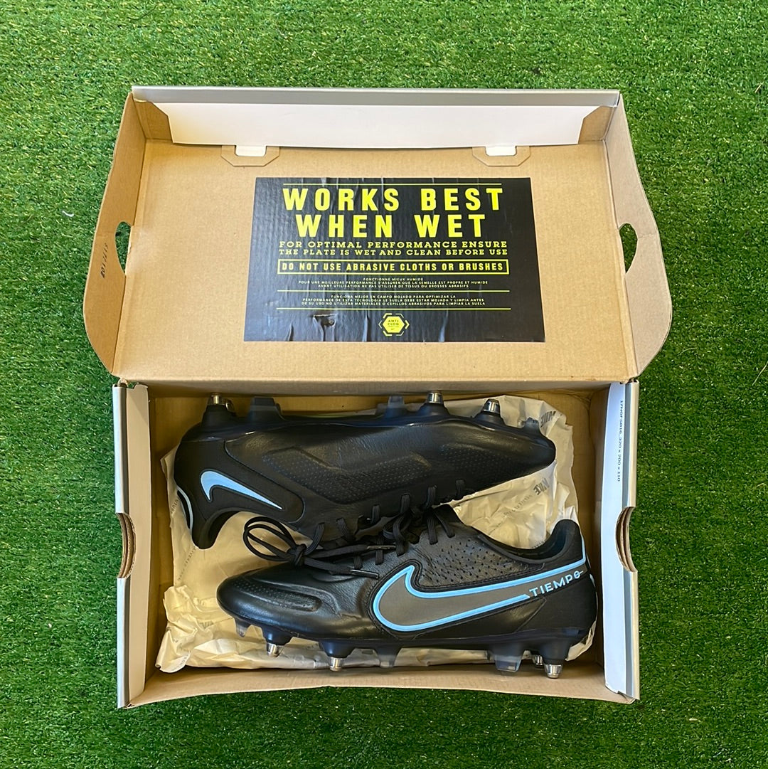 Nike Tiempo Legend on sale 9 Elite SG-Pro AC brand new no box Size 6